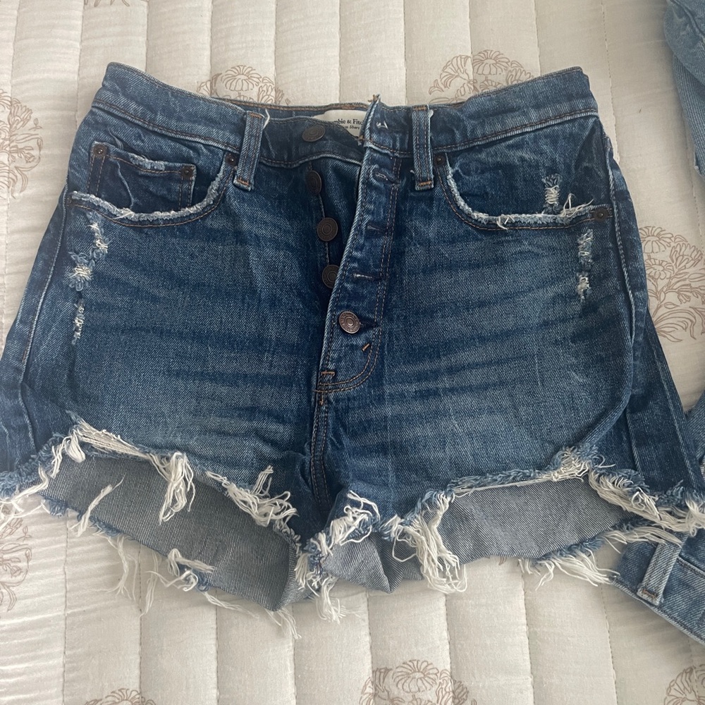 Abercrombie high rise mom shorts